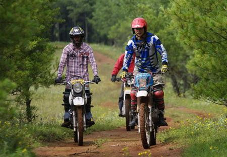 RideChina Motorcycle Tours-昆明市必去景点