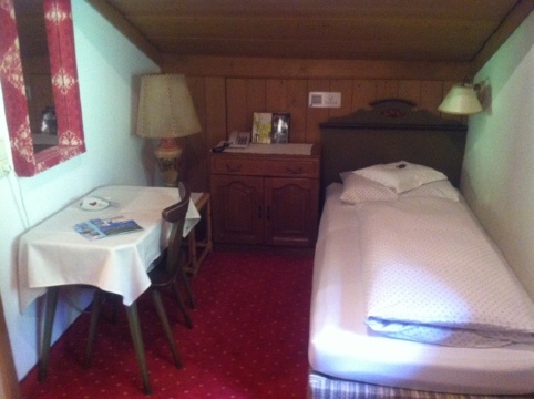 森格小木屋酒店-客卧