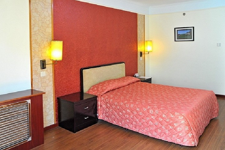 北京快乐假日大酒店主图