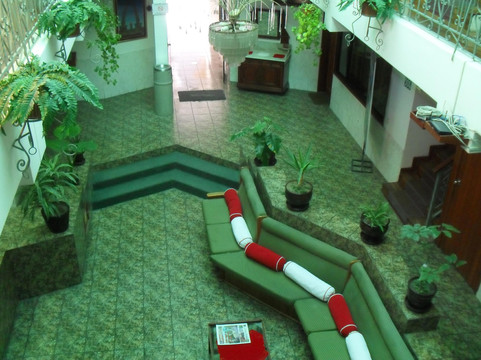 Tarata酒店住宿-Maximos Hotel