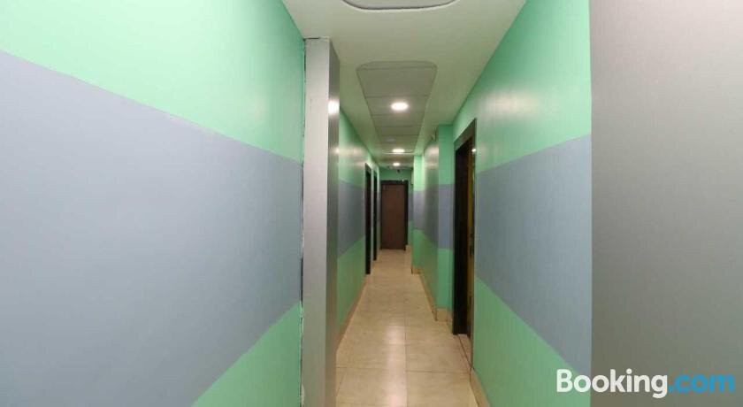 OYO 89261 Hotel Happy