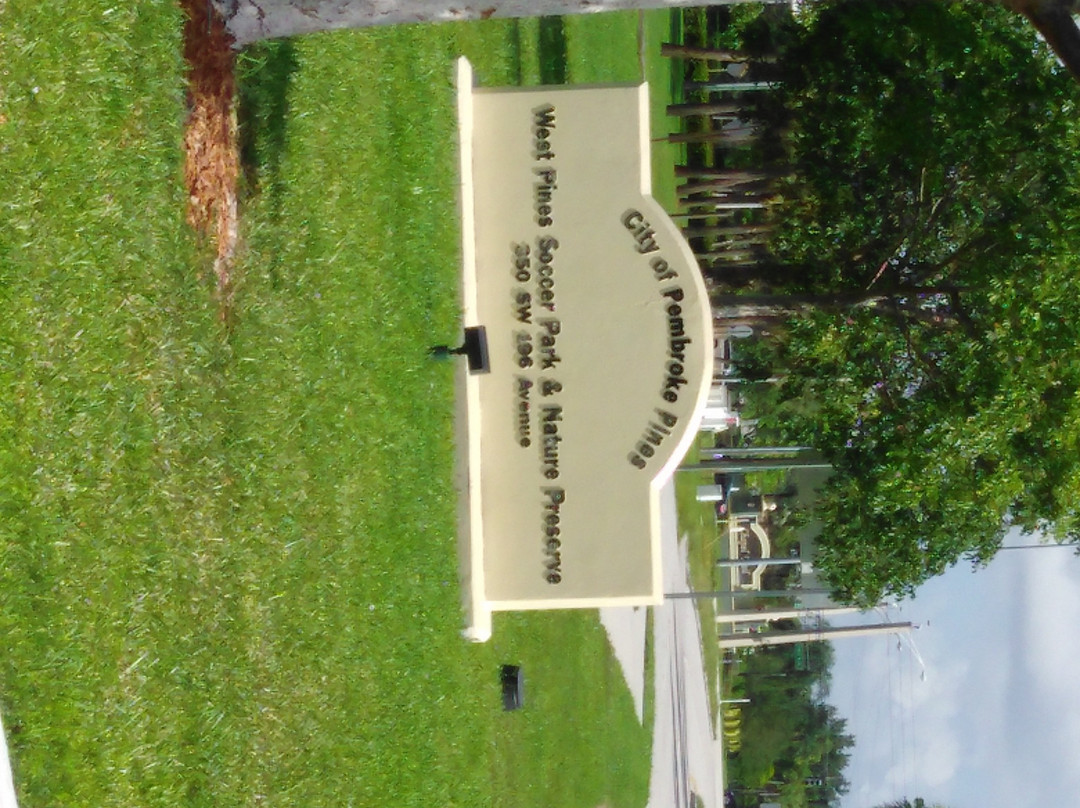 West Pines Soccer Park & Nature Preserve-彭布罗克派恩斯必去景点