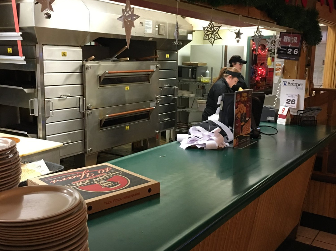 Red Lake Falls餐馆和美食-Happy Joe's