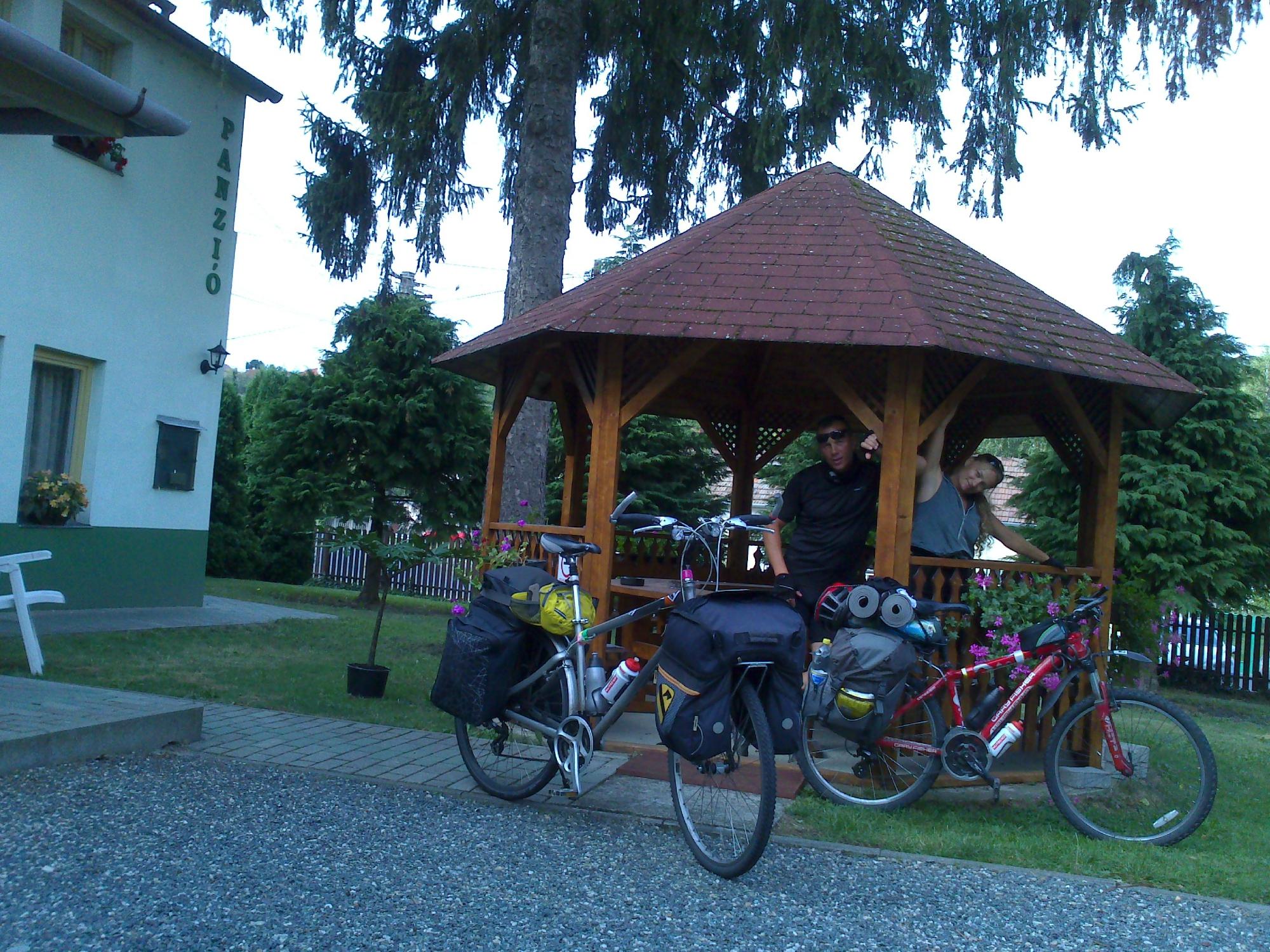 Hegyhat Gyongye Panzio-客卧