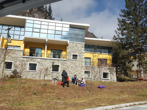 毕棚沟娜姆湖度假酒店主图