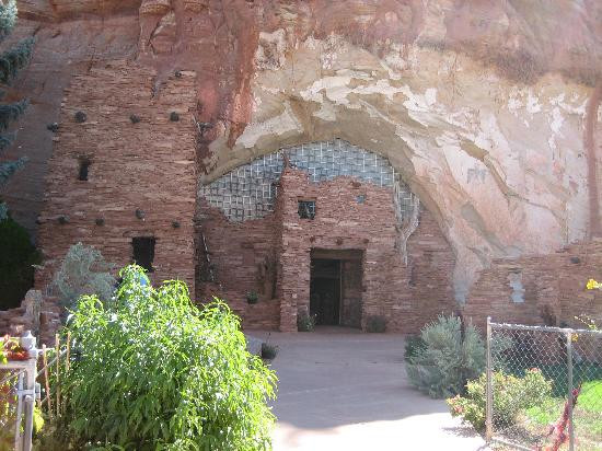 Moqui Cave-卡纳布必去景点