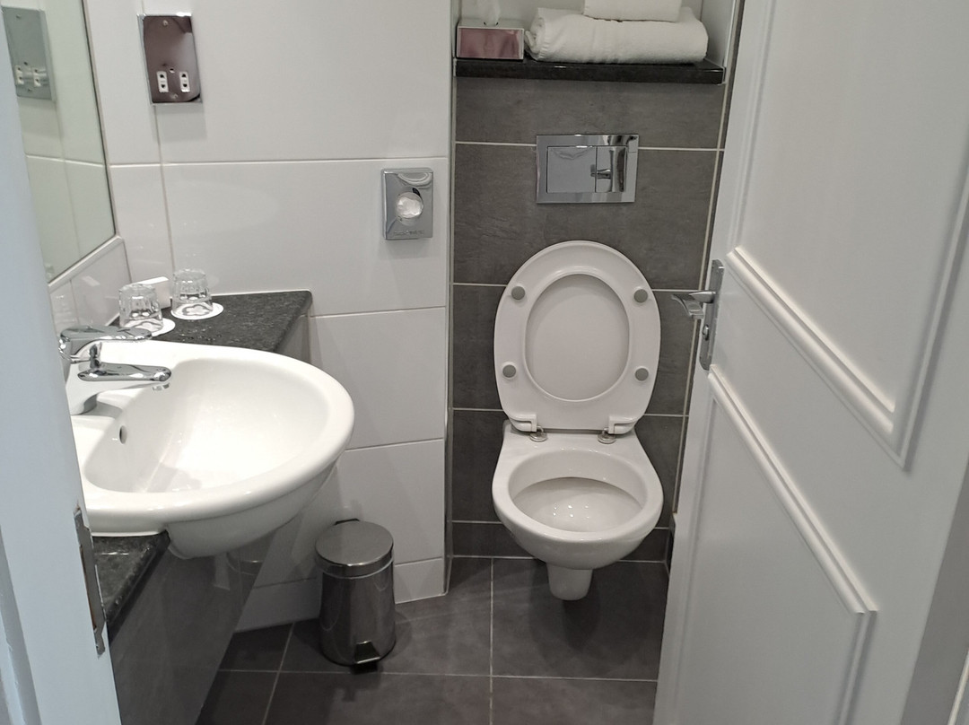 克莱瑞都柏林机场酒店主图