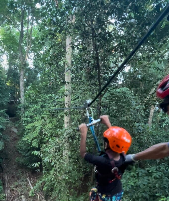 尼柯伊岛度假村主图