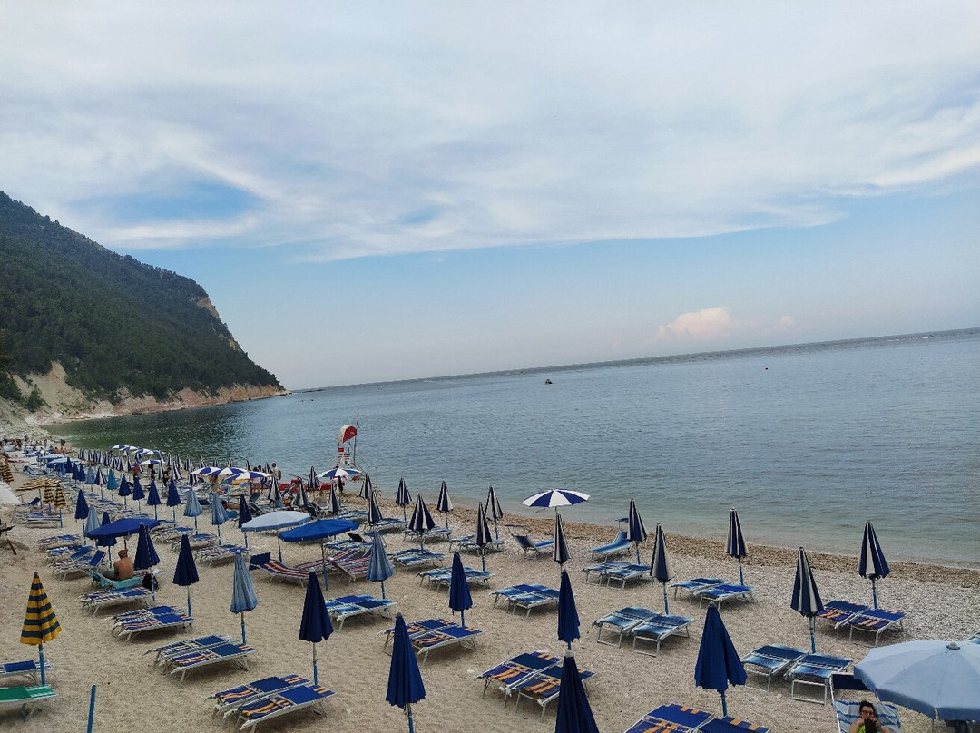 Stabilimenti Balneari Da Silvio-Sirolo必去景点