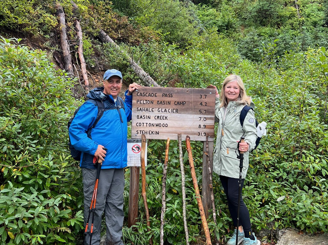 Cascade Pass / Sahale Arm Trail景点图片