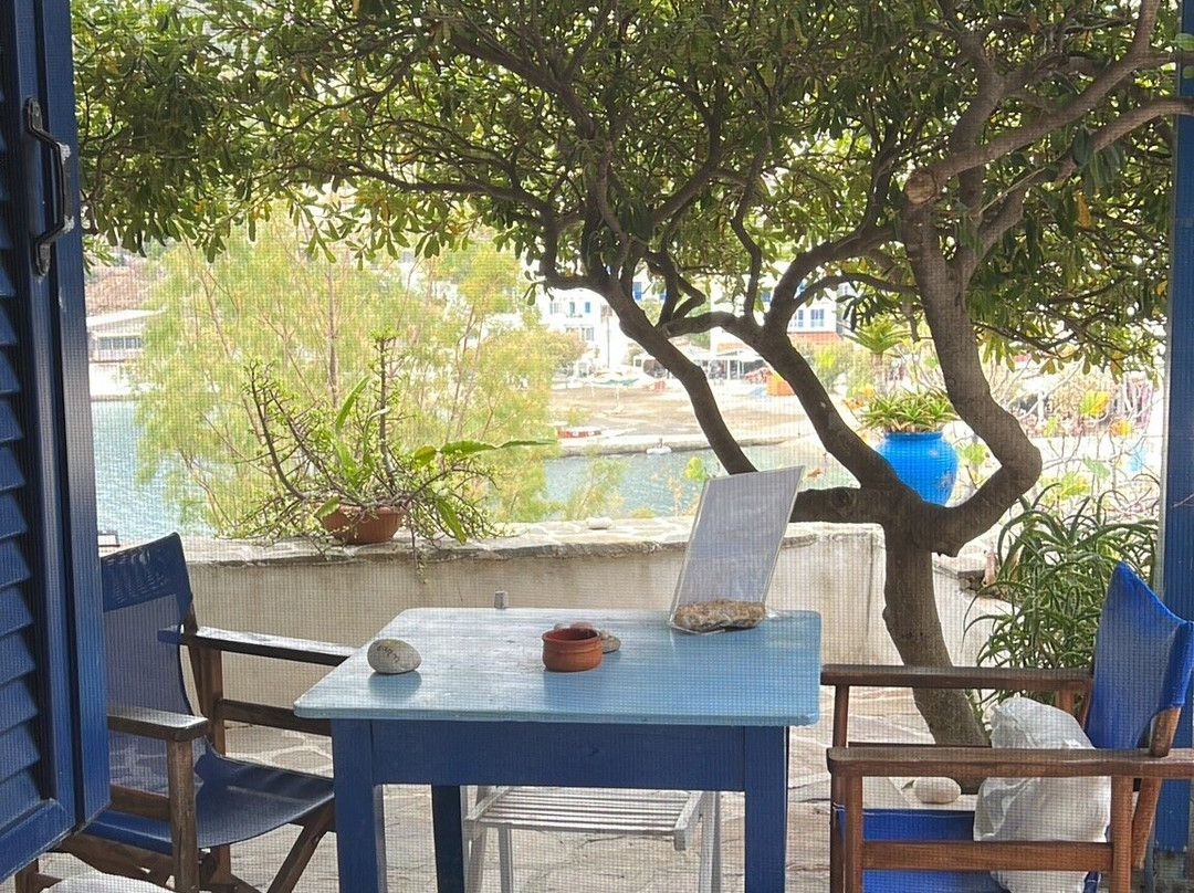 Agriolykos Pension主图