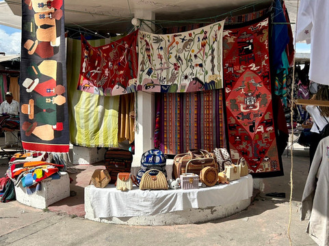 Daniel Mucarsel-基多必去景点