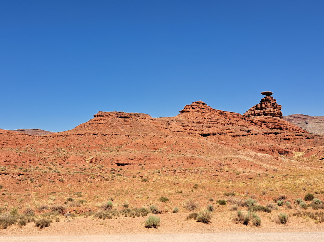 Mexican Hat Rock Formation-梅西肯哈特必去景点