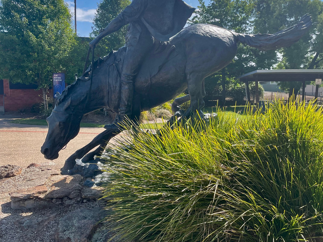 The Man from Snowy River Statue-Corryong必去景点