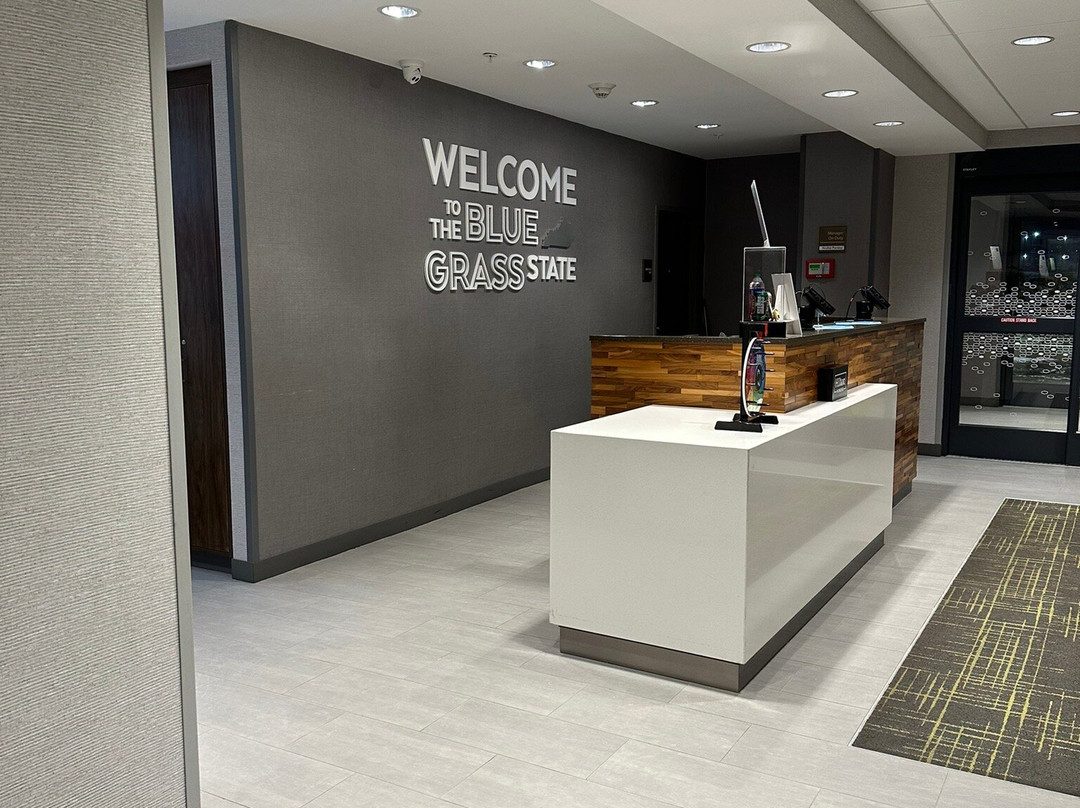 Hampton Inn Cave City主图