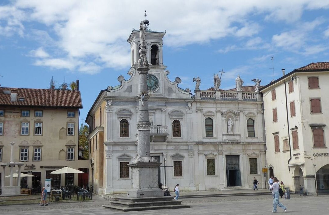 La Colonna con la Statua della Madonna con Bambino景点图片
