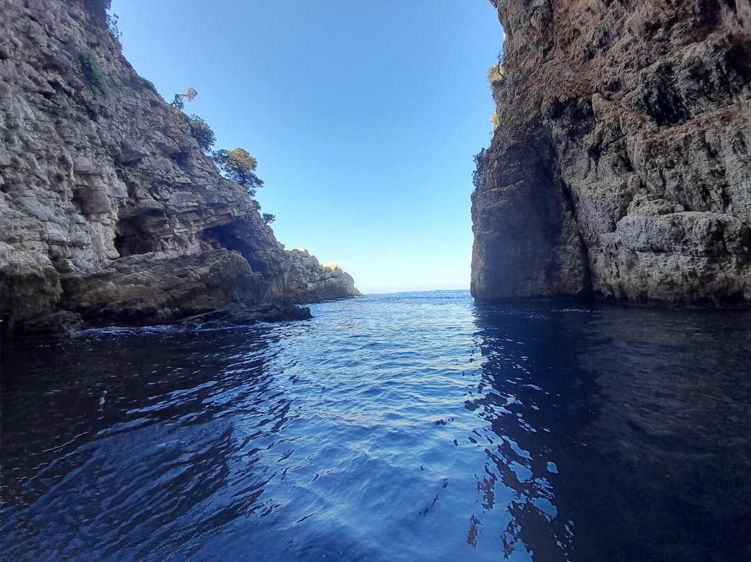 Sazan Island-夫罗勒必去景点