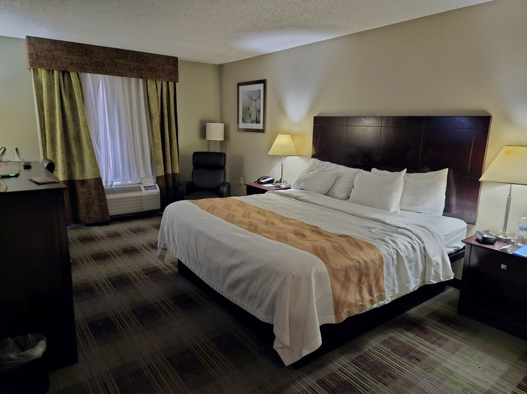 Quality Inn Saint Robert主图