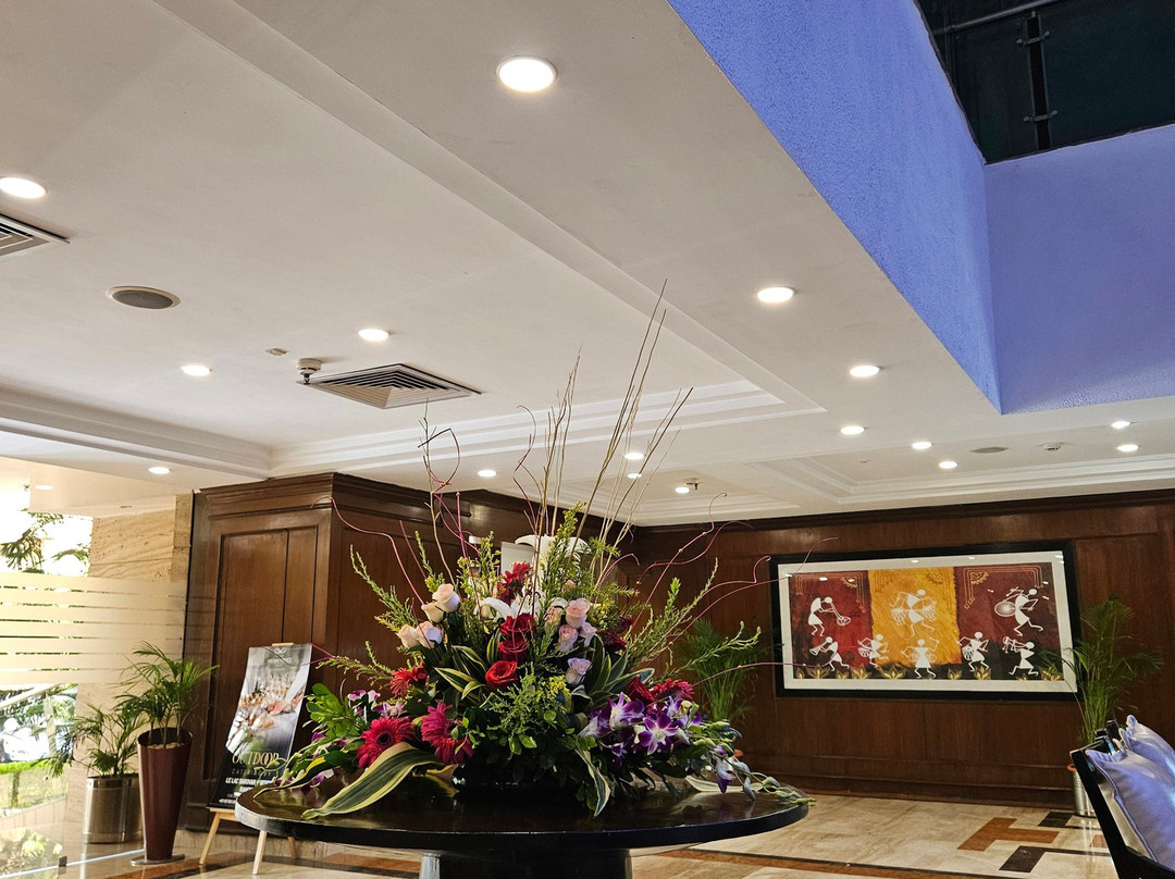 Le Lac Sarovar Portico主图