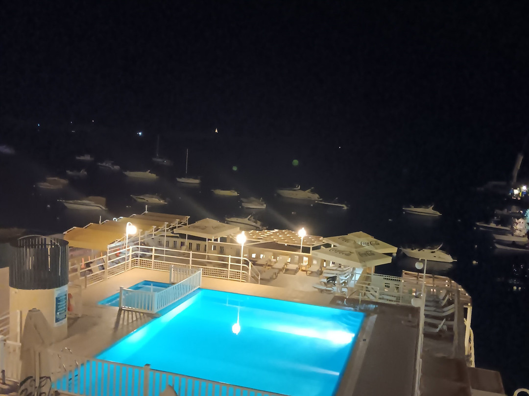 Gillieru Harbour Hotel主图