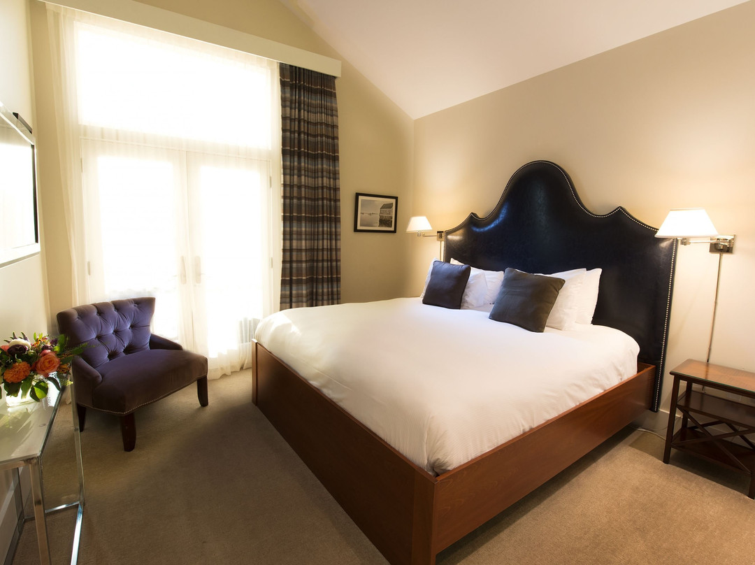 肯纳邦克港酒店住宿-Boathouse Waterfront Hotel