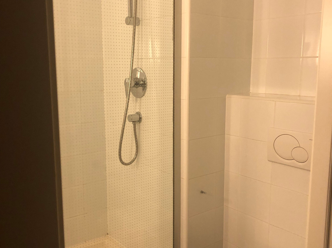 莱里达宜必思快捷酒店主图