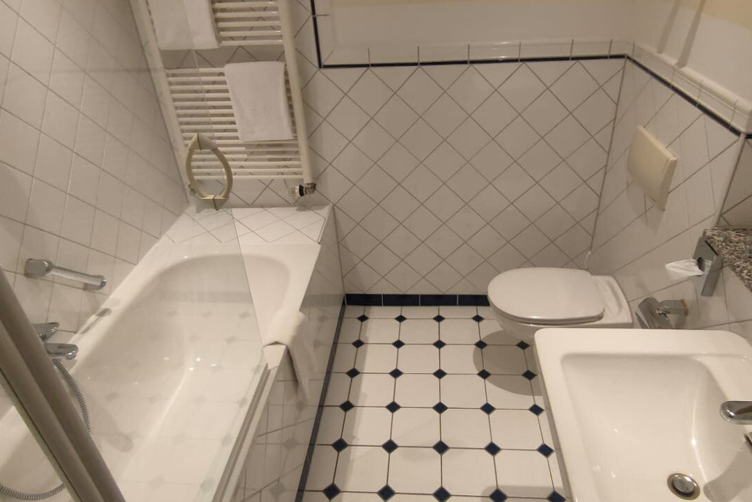 科瑞菲尔德美居酒店主图