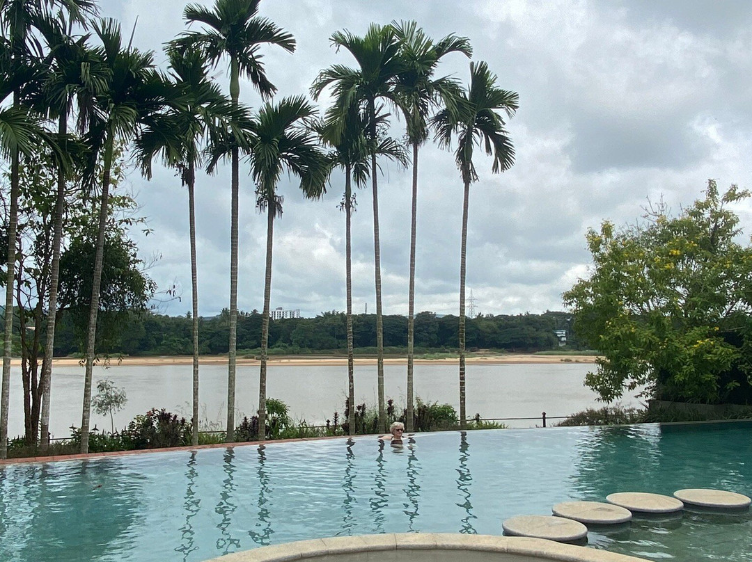 The River Retreat主图