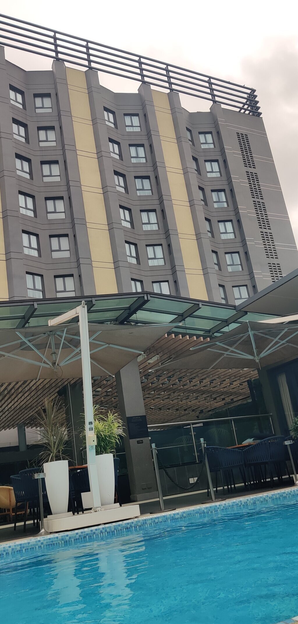 K Hotel Douala-泳池