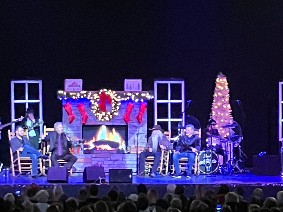 Crystal Grand Music Theater-威斯康星峡谷必去景点