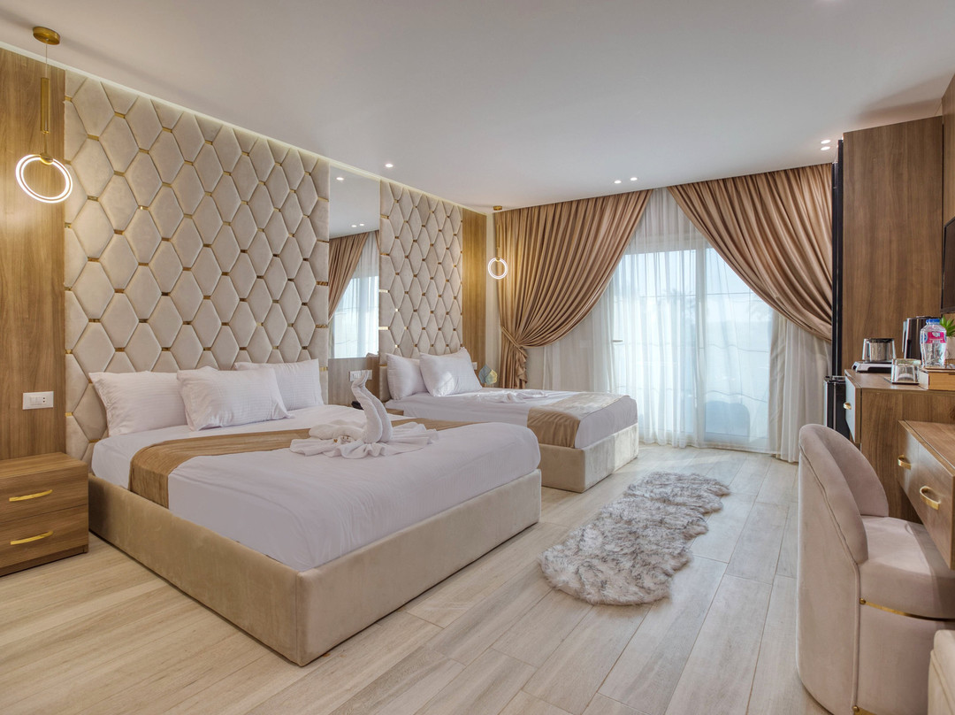 Pyramids Sunrise Inn