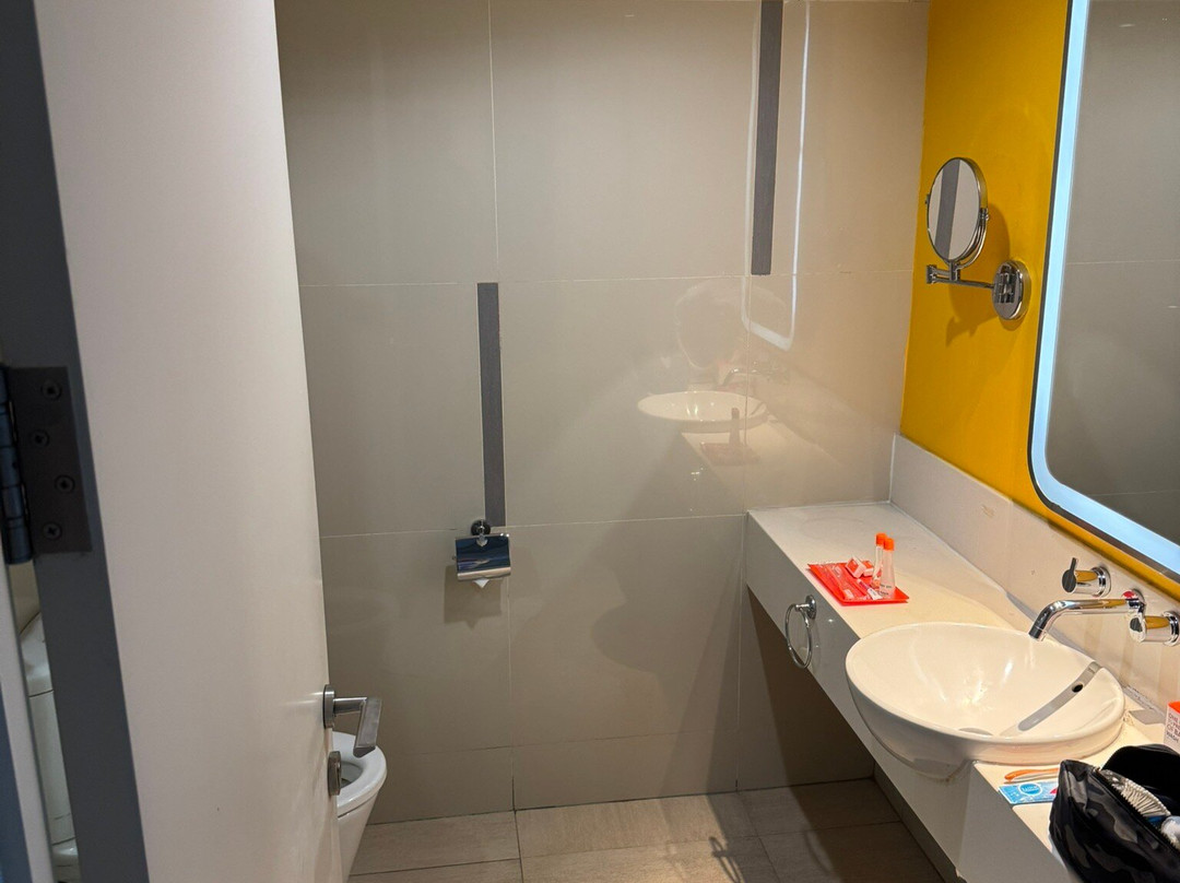 HARRIS Hotel & Conventions Bekasi主图