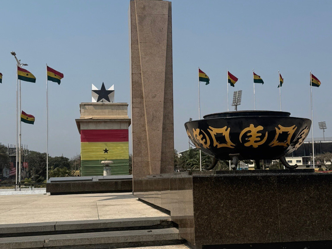 Black Star Gate-阿克拉必去景点