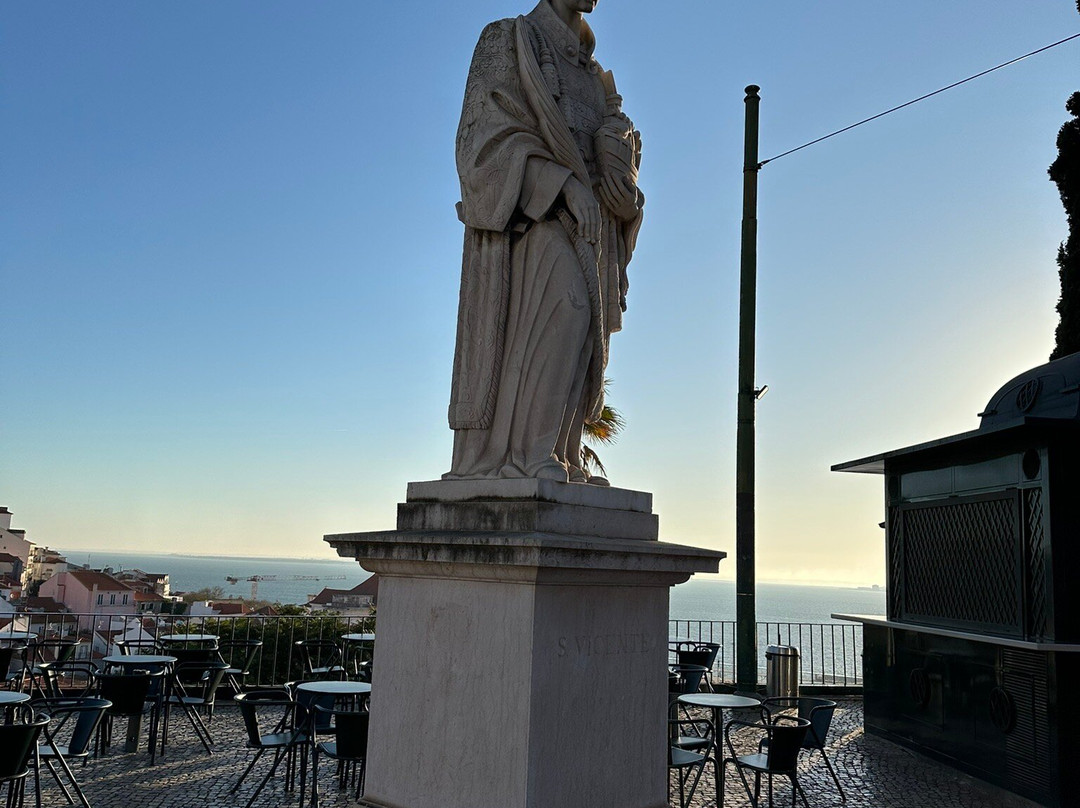 Miradouro Das Portas Do Sol-里斯本必去景点