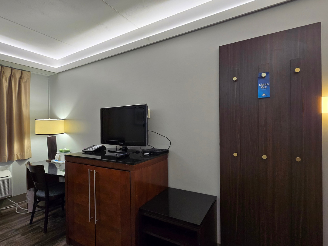 Days Inn By Wyndham Southington主图