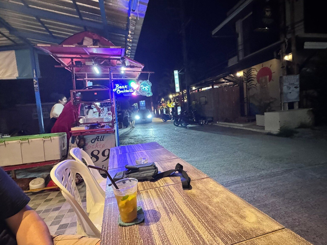 熊熊鸡尾酒吧-拉迈海滩必去景点