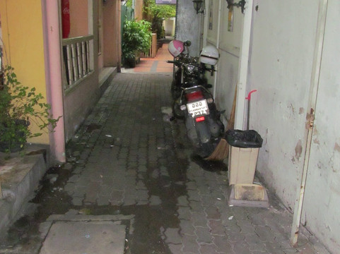 曼谷萨瓦斯德饭店主图