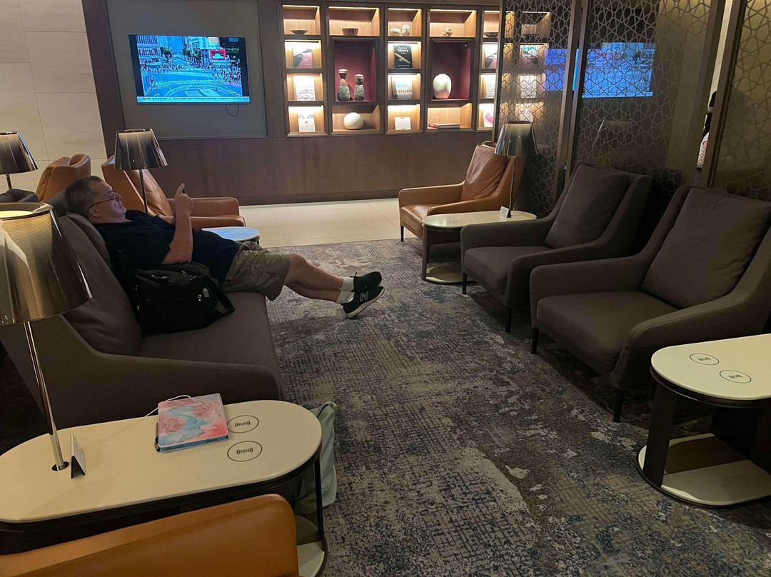 Qatar Airways Premium Lounge - Changi Airport-新加坡必去景点