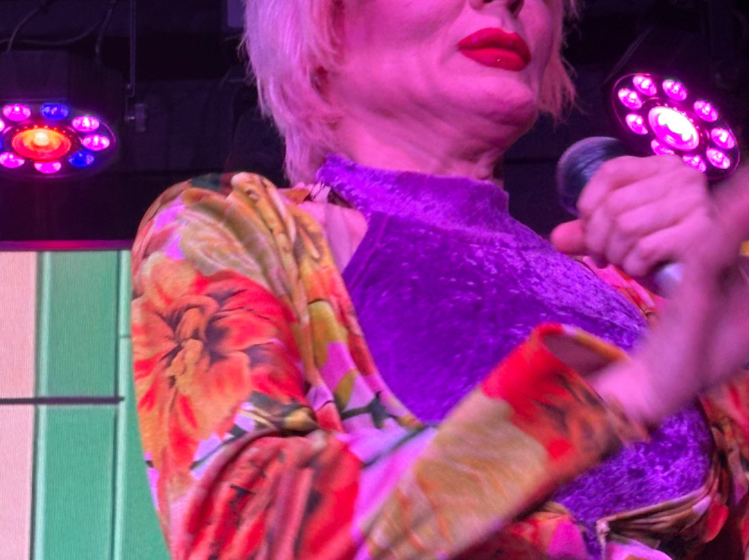 Queenz DinnerShow-锡切斯必去景点