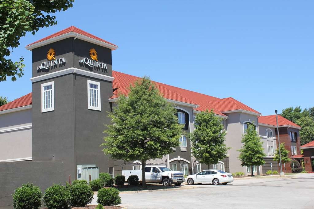 La Quinta Inn & Suites by Wyndham Huntsville Airport Madison主图