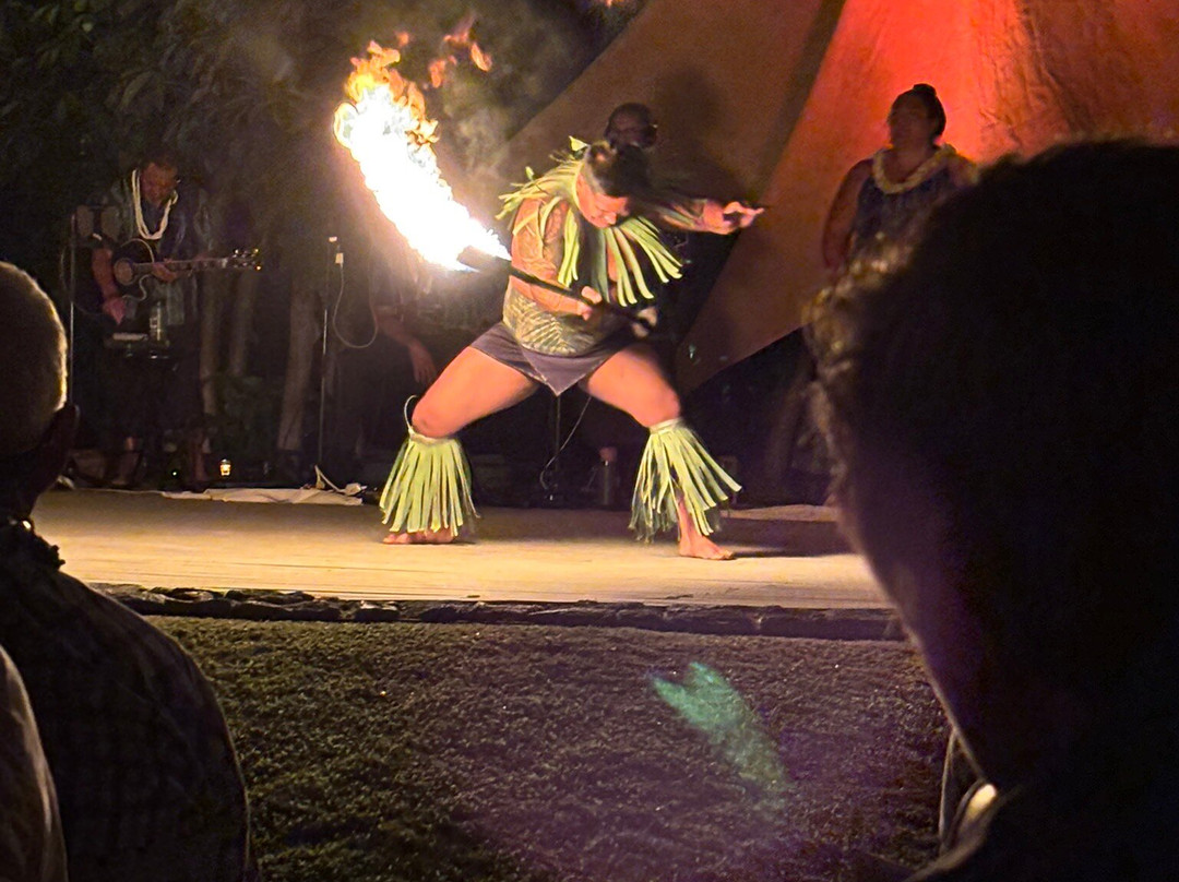Hawaiiloa Luau-卡慕也拉必去景点