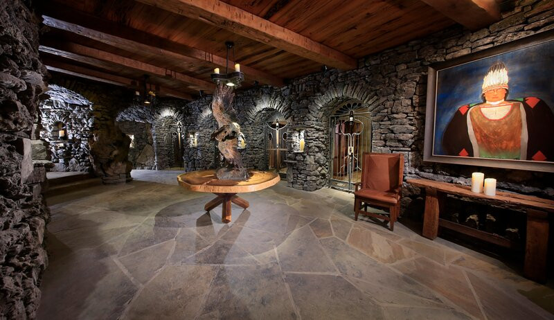 "End of the Trail" All-American Wine Cellar-Ridgedale必去景点