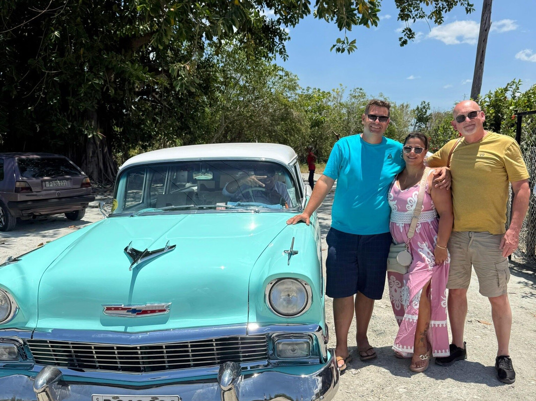 Cuban Classic Car Tours by Eddy景点图片