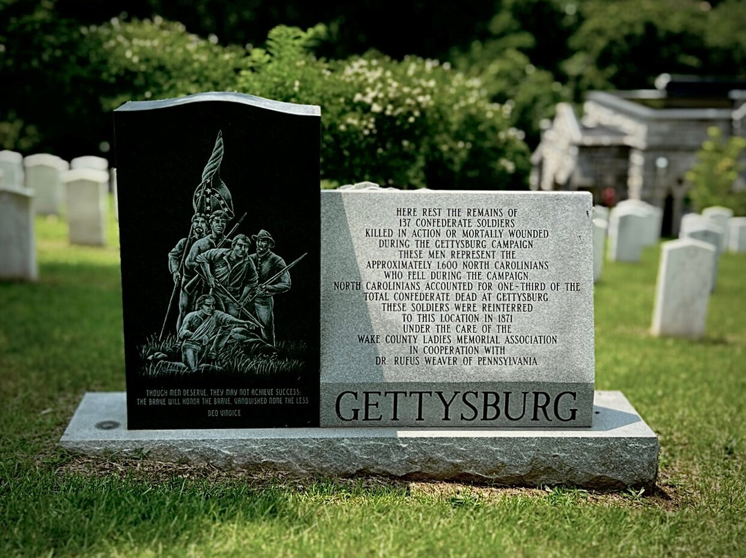 Historic Oakwood Cemetery景点图片