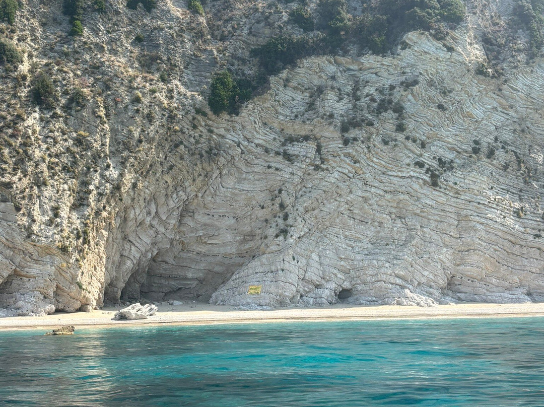 Dinos Boat Rentals-Paleokastritsa必去景点