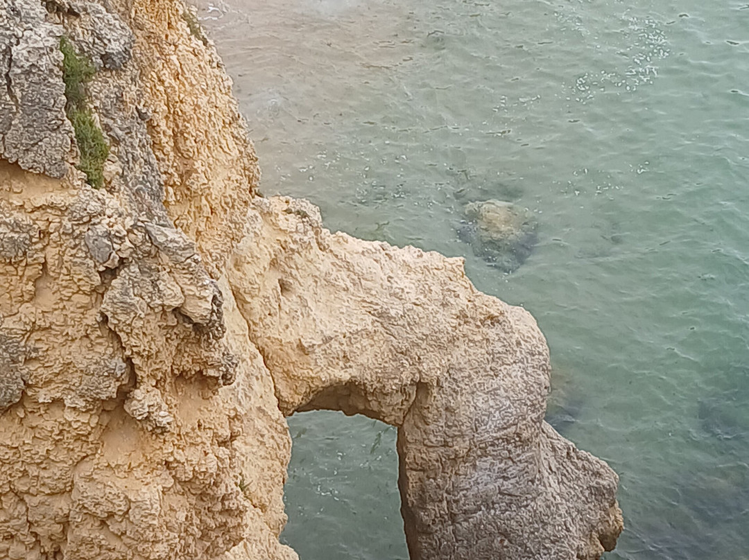 Praia dos Arrifes-阿尔布赞拉必去景点