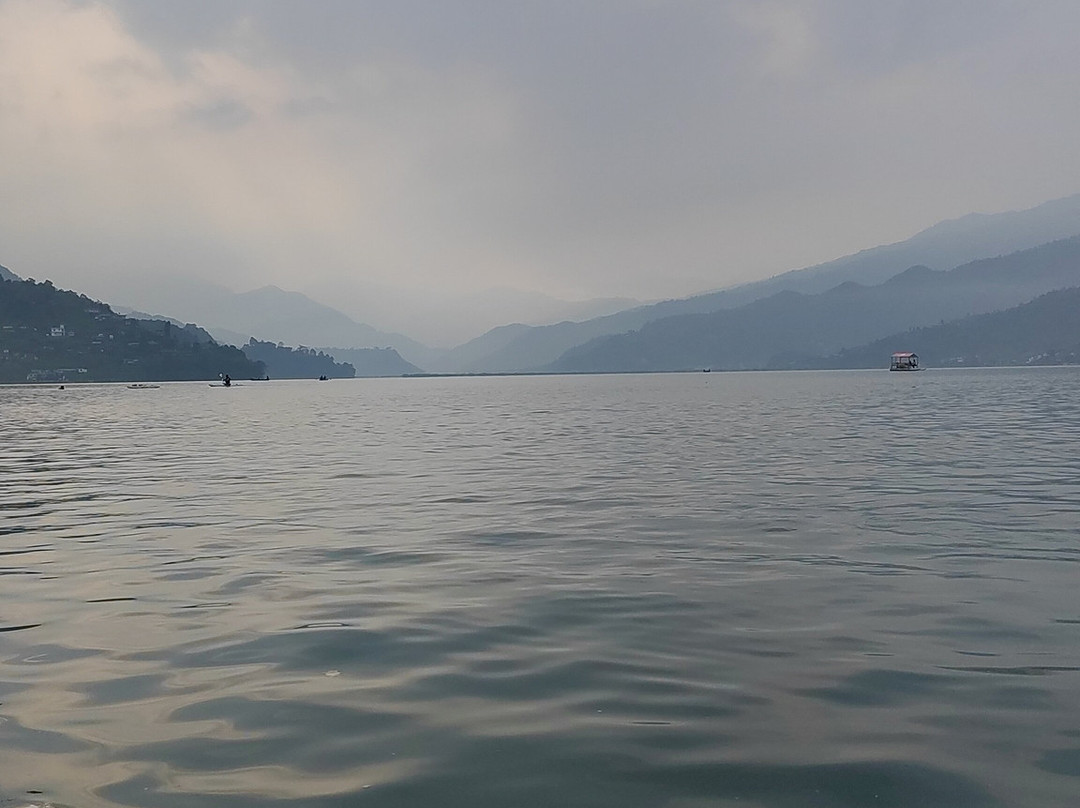 巴拉喜庙-博卡拉必去景点