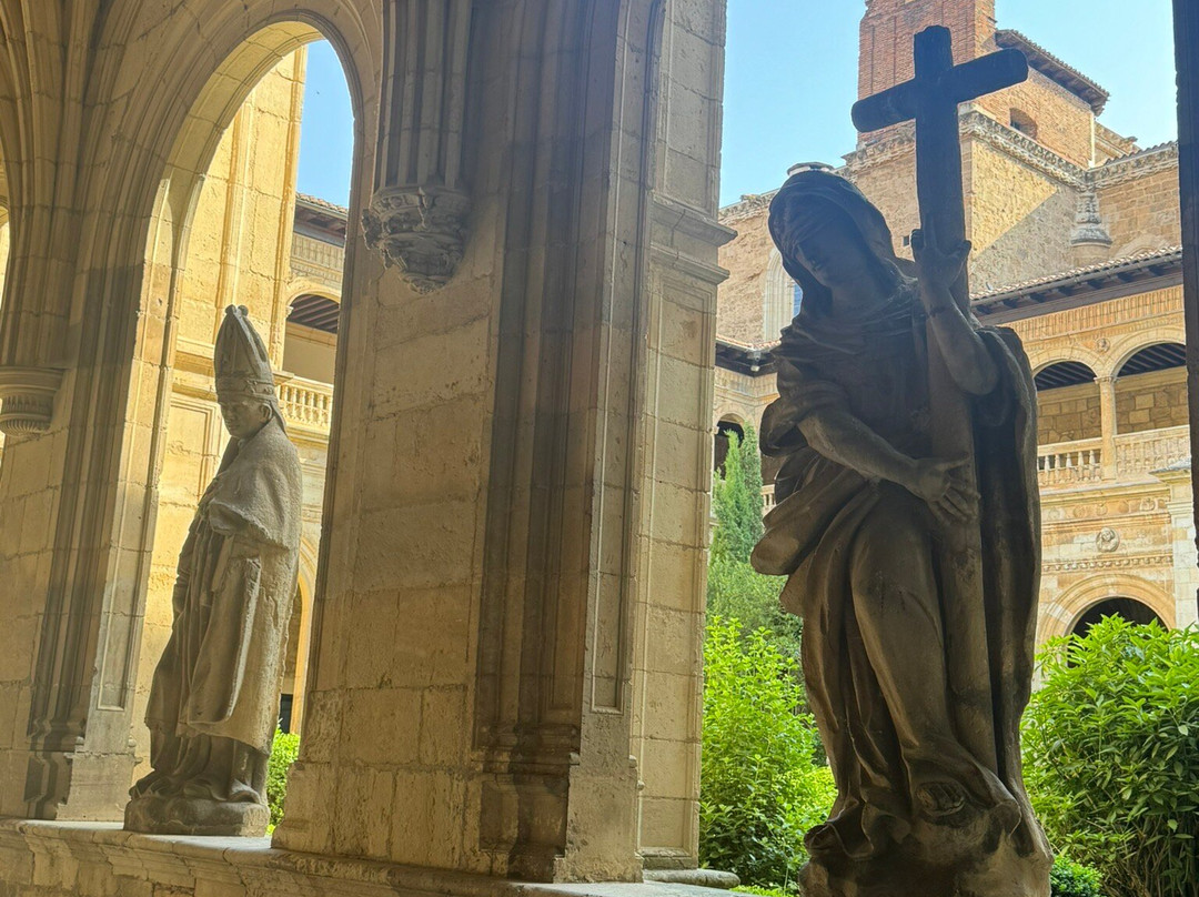 Parador de León主图