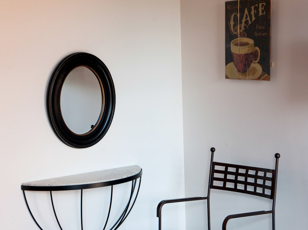 Polys Guesthouse主图