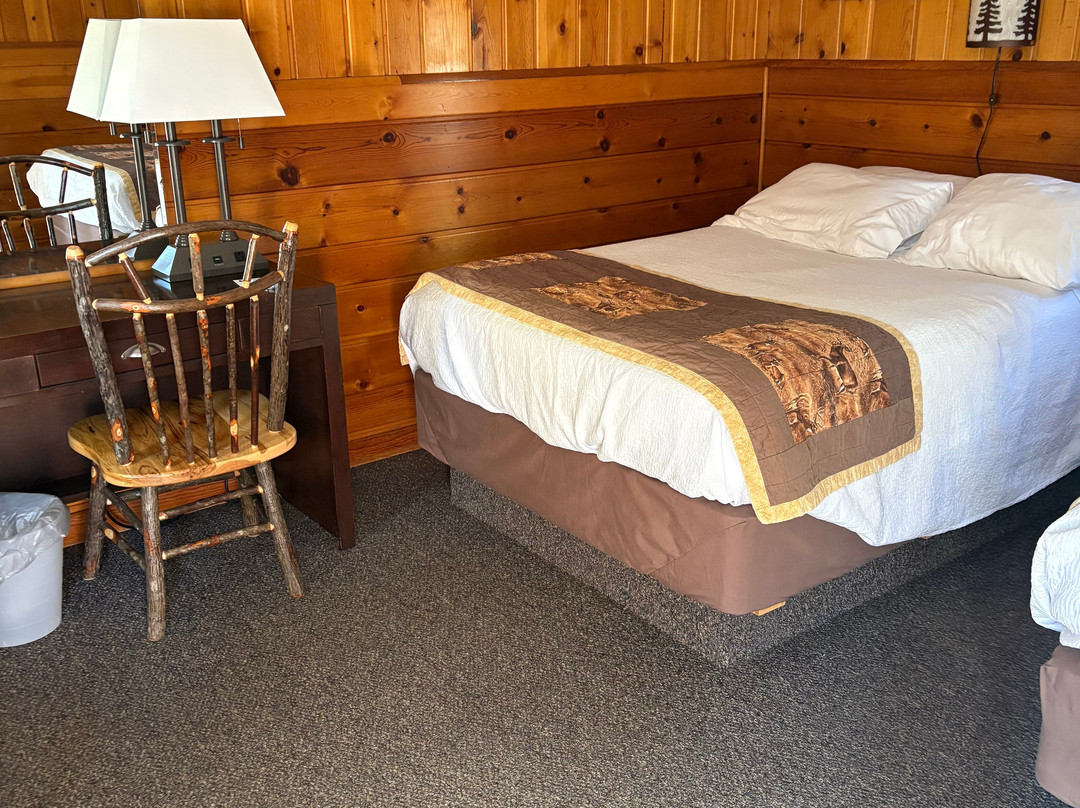 高山汽车旅馆主图